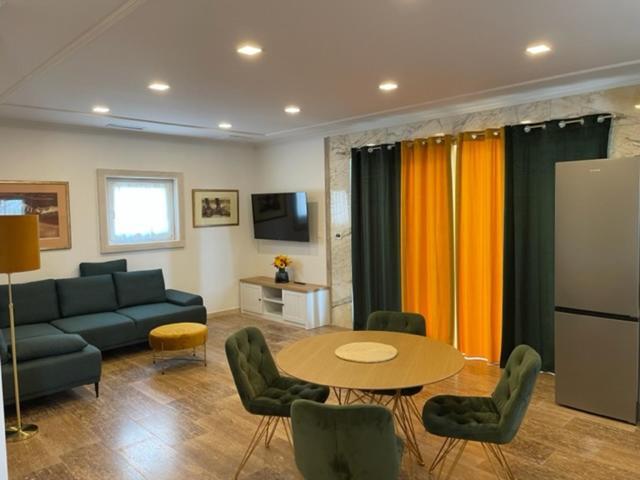 Villa Luce mit Pool Makarska Esterno foto
