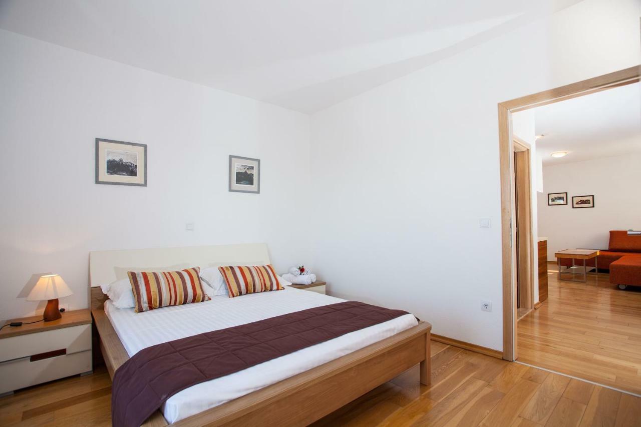 Villa Luce mit Pool Makarska Esterno foto