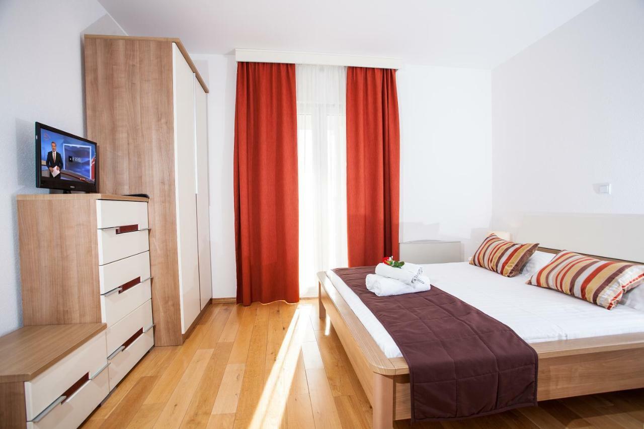 Villa Luce mit Pool Makarska Esterno foto