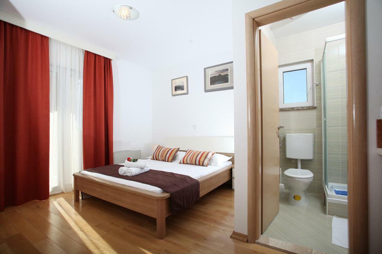 Villa Luce mit Pool Makarska Esterno foto